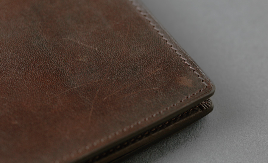 track_長財布01_ダークブラウンの細部