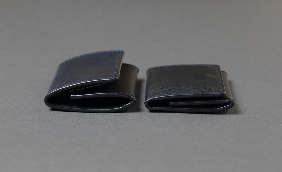 track_小銭入れ01_藍鉄の新品と並べた時の印象