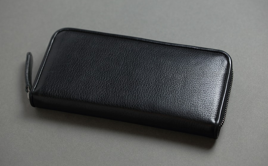 page_ラウンド長財布01 表面のエイジング感