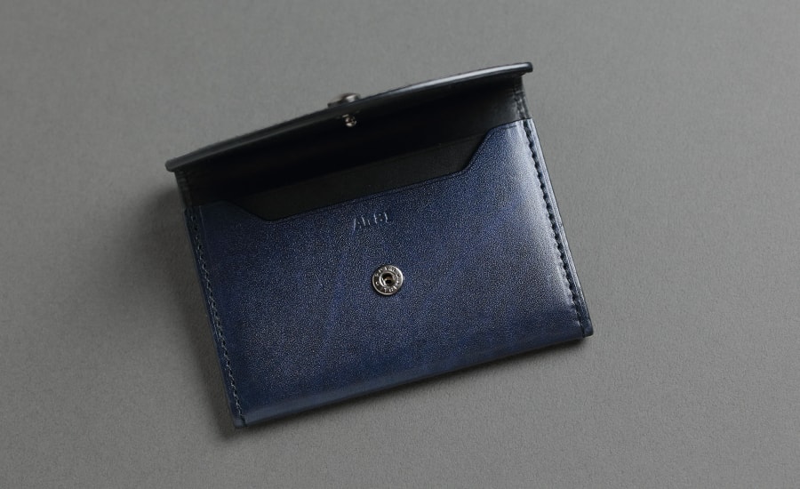 mark_名刺入れ02_ネイビー 開いた時の感じ