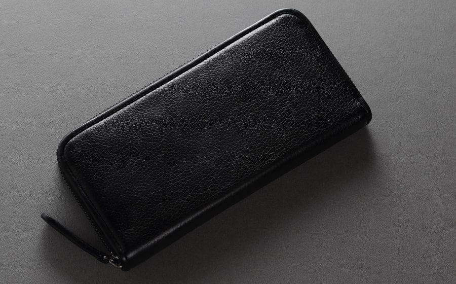 page_ラウンド長財布01_ブラック 表面のエイジング感