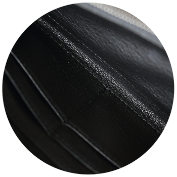 Alt81ラウンド長財布３型比較／page_ラウンド長財布01の内装素材