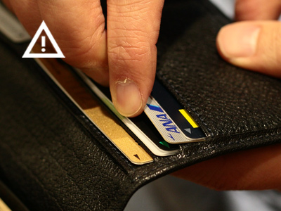 想定外の枚数をカード段に無理やり入れた場合