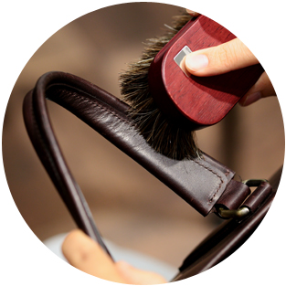 ステッチの間もブラッシングを