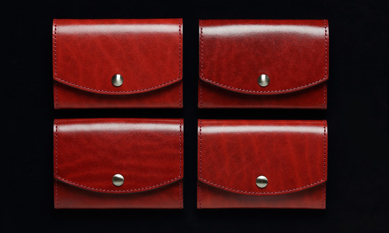 名刺入れ_レッドの
表情比較