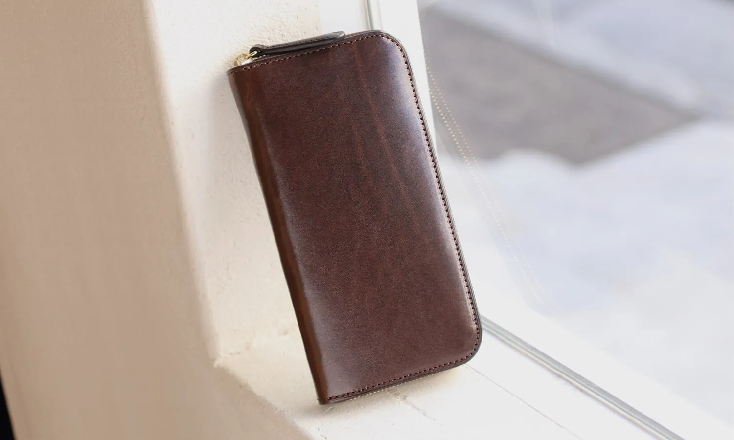 Alt81ラウンドファスナー長財布ダークブラウンのイメージ01