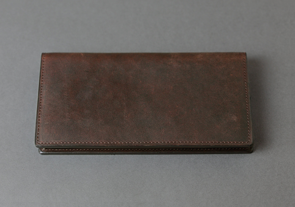 track_長財布01_ダークブラウン【Before】使用する前の状態