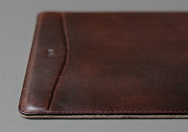 track_マウスパッド01_ダークブランのエイジング感