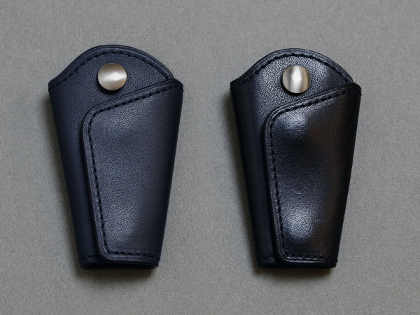 track_キーケース01_藍鉄の新品と並べた時の印象