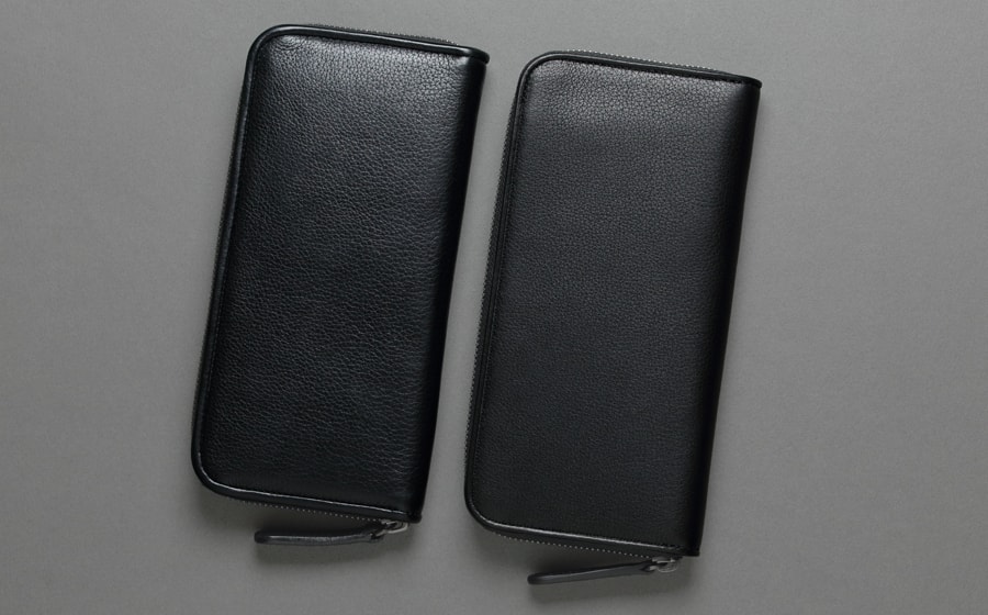 エイジング比較 左はM.K様の財布（中身が入った状態）　右は未使用品