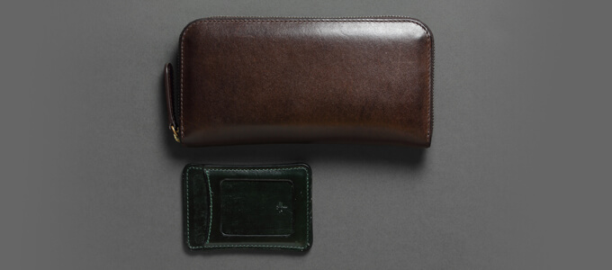 Alt81ご愛用者様レビュー H.O様 track_ラウンド長財布01_ダークブラウン/約1年使用/mark_パスケース02_グリーン/2年使用