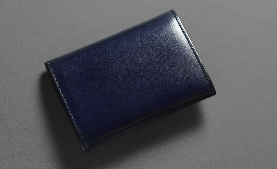mark_名刺入れ02_ネイビー 裏面のエイジング感