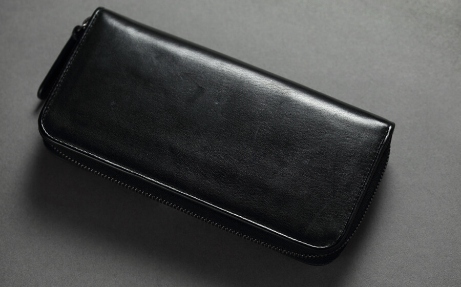 page_ラウンド長財布01_ブラック 裏面のエイジング感