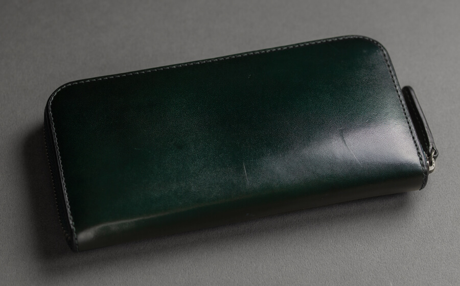 mark_ラウンド長財布02_グリーン 裏面のエイジング感