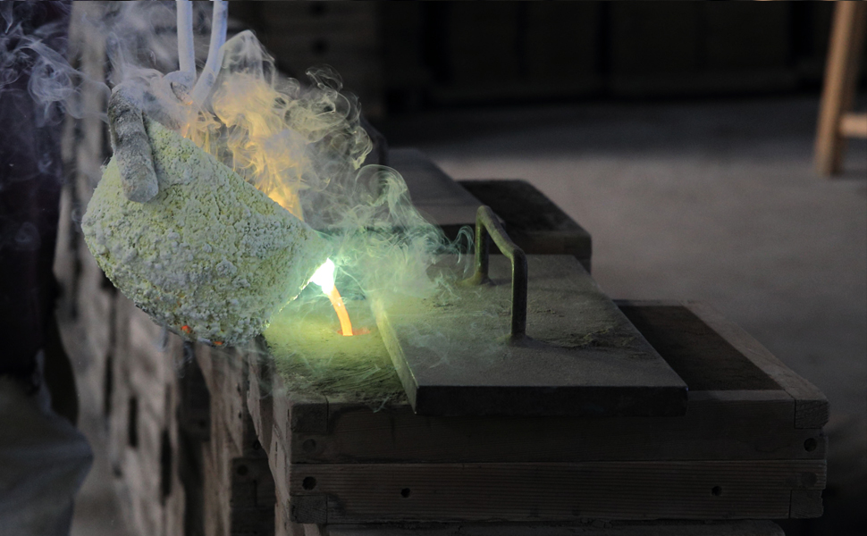 ５．注湯・鋳込め作業