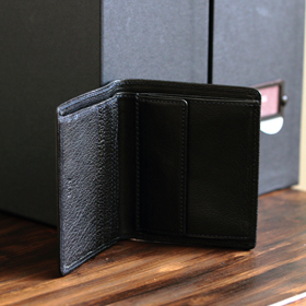 革小物は立てかけて通気